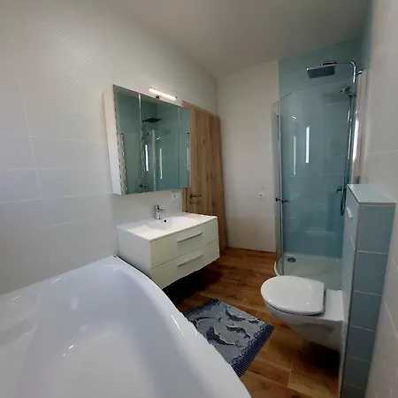 Zea Apartmanhaz アパート