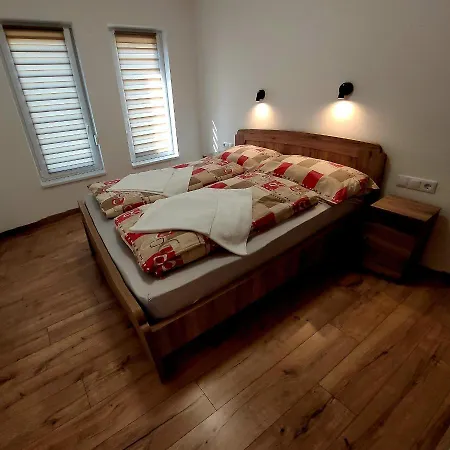 アパート Zea Apartmanhaz *