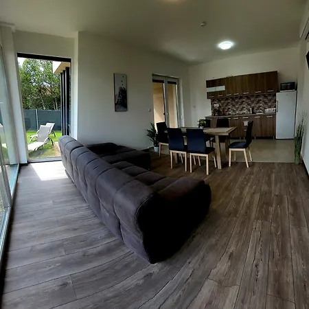 Zea Apartmanhaz Apartment Balatonfenyves