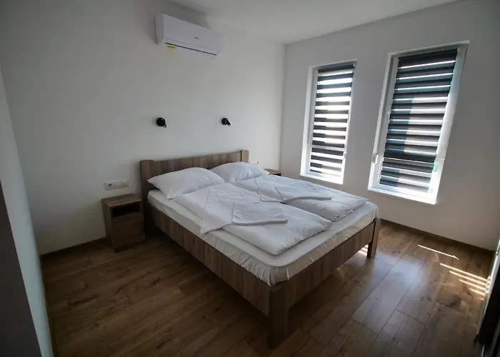 Zea Apartmanhaz * Balatonfenyves