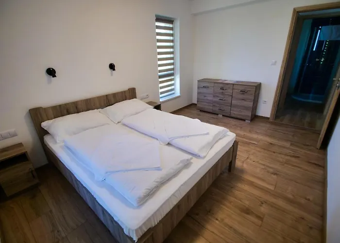 Zea Apartmanhaz * Balatonfenyves