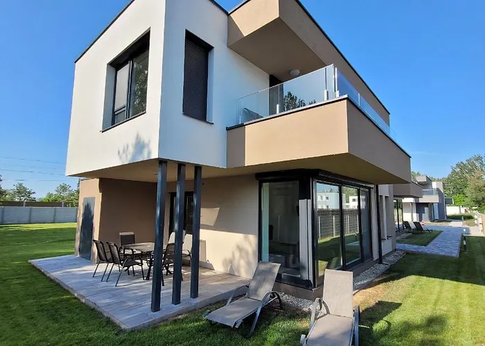 Zea Apartmanhaz * Balatonfenyves