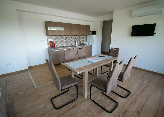 Apartman Zea Apartmanhaz *