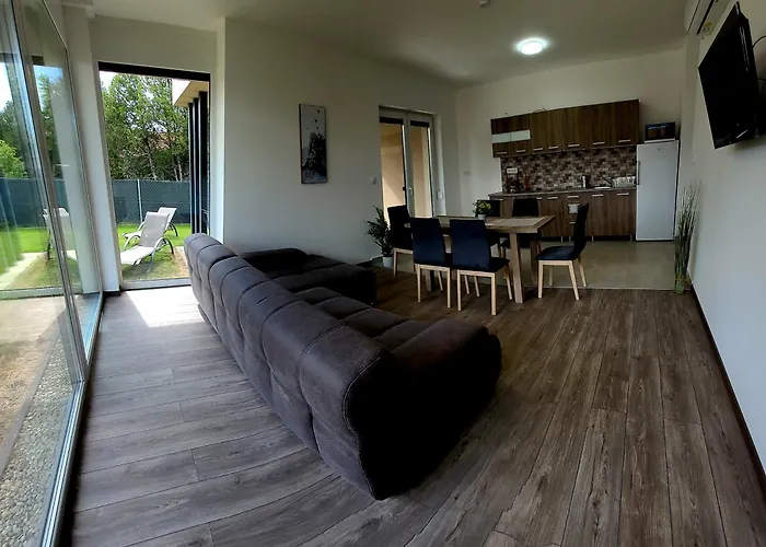 Zea Apartmanhaz Appartamento Balatonfenyves