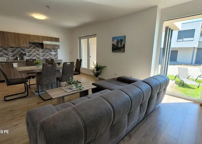 Zea Apartmanhaz Appartamento *